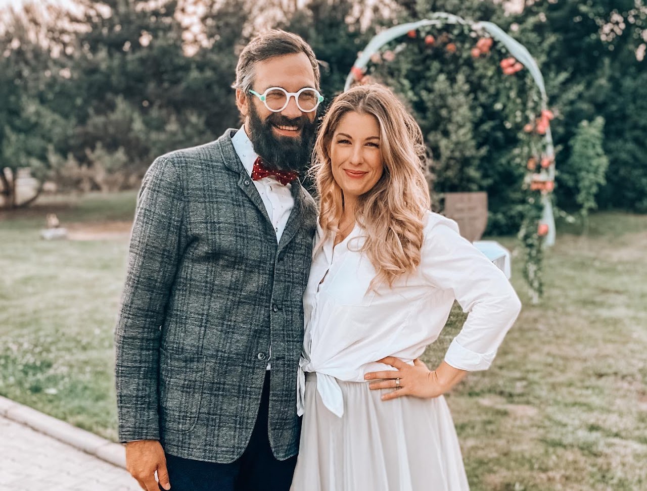 People wearing STARERS glasses